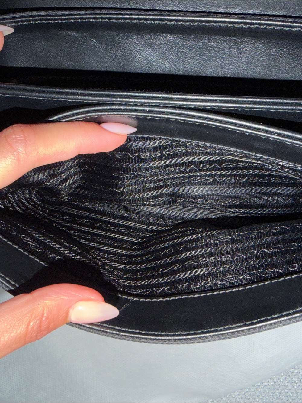 Prada crossbody / shoulder bag - Picture 8 of 12